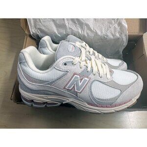 NEW New Balance 2002R White Pink Sneaker size 6